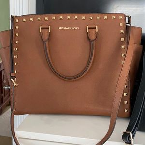 Micheal Kors sand tote bag
